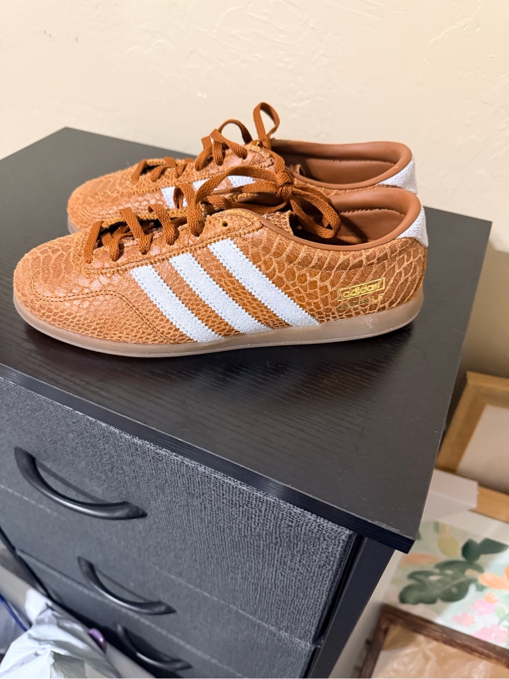adidas Gazelle Dusty Brown Textured Three-Stripe Women's Sneakers. NWOT Run big. - Picture 2 of 5